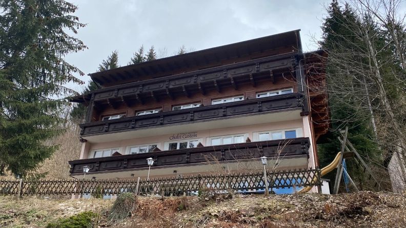 GROSSZÜGIGE CHALETANLAGE IM TOURISMUS HOTSPOT